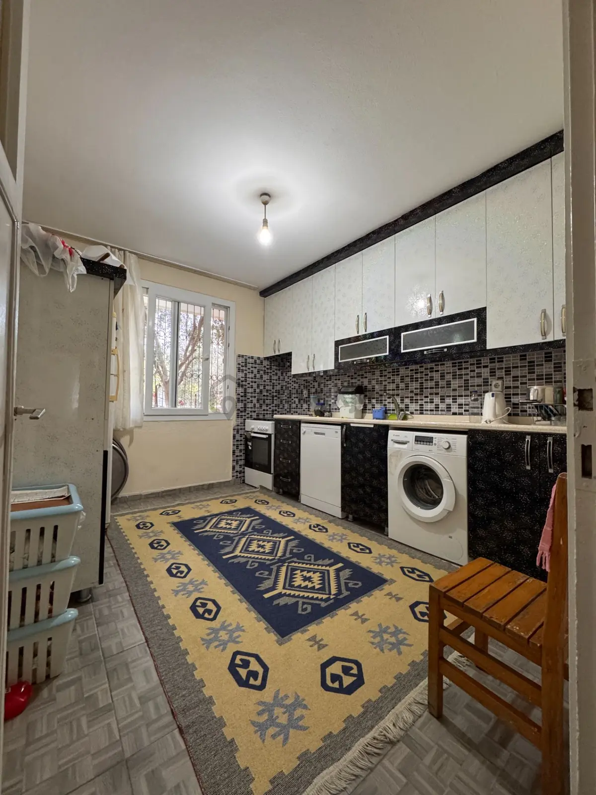 Ulubatlı Hasan Mah-2 Katlı-bahçeli-teraslı-280m2 Arsalı-müstakil Ev - 2