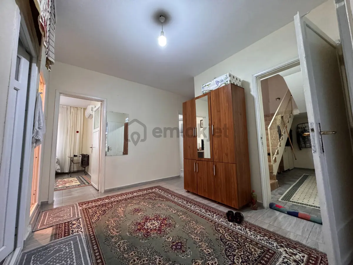 Ulubatlı Hasan Mah-2 Katlı-bahçeli-teraslı-280m2 Arsalı-müstakil Ev - 11