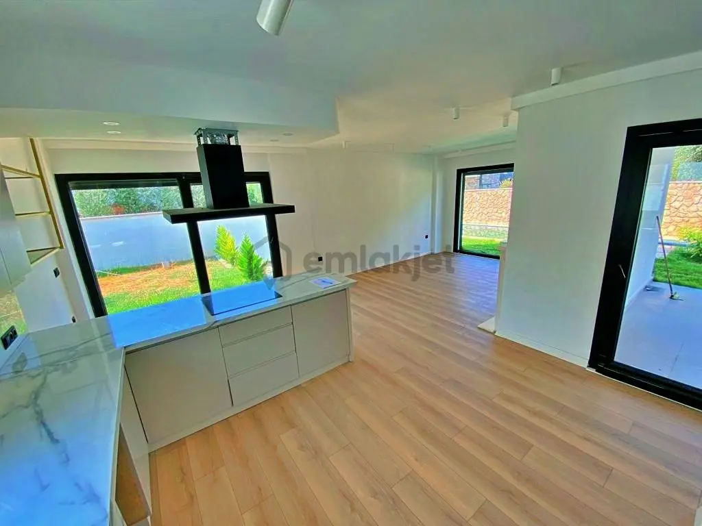 Uytun'dan Güre'de Sauna Yüzme Havuzlu Ultralüx 5+1 Satılık Villa - 33