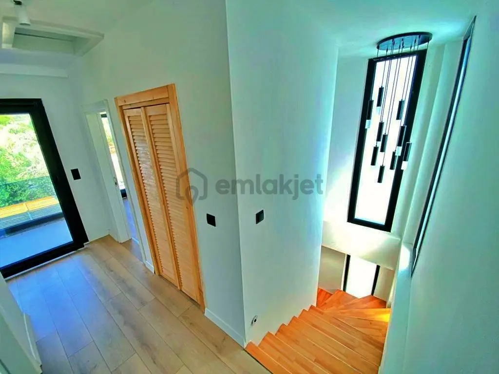 Uytun'dan Güre'de Sauna Yüzme Havuzlu Ultralüx 5+1 Satılık Villa - 25