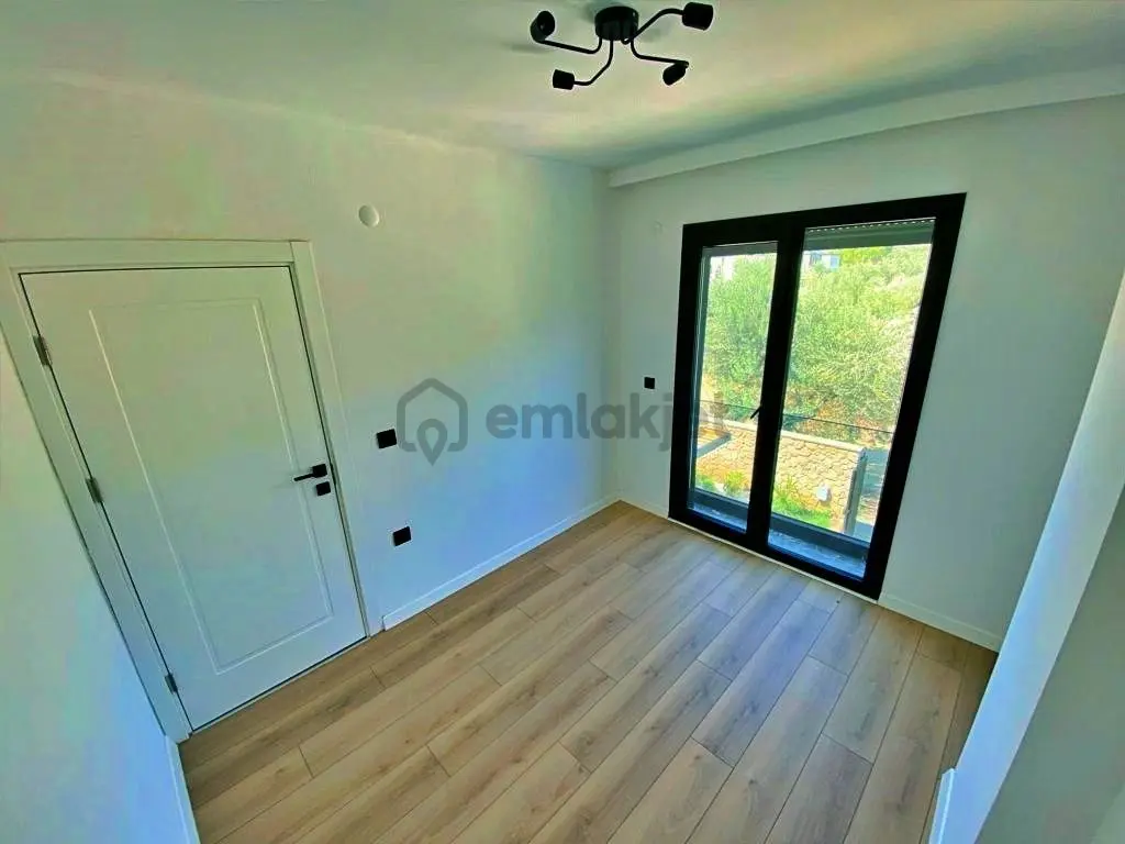 Uytun'dan Güre'de Sauna Yüzme Havuzlu Ultralüx 5+1 Satılık Villa - 21