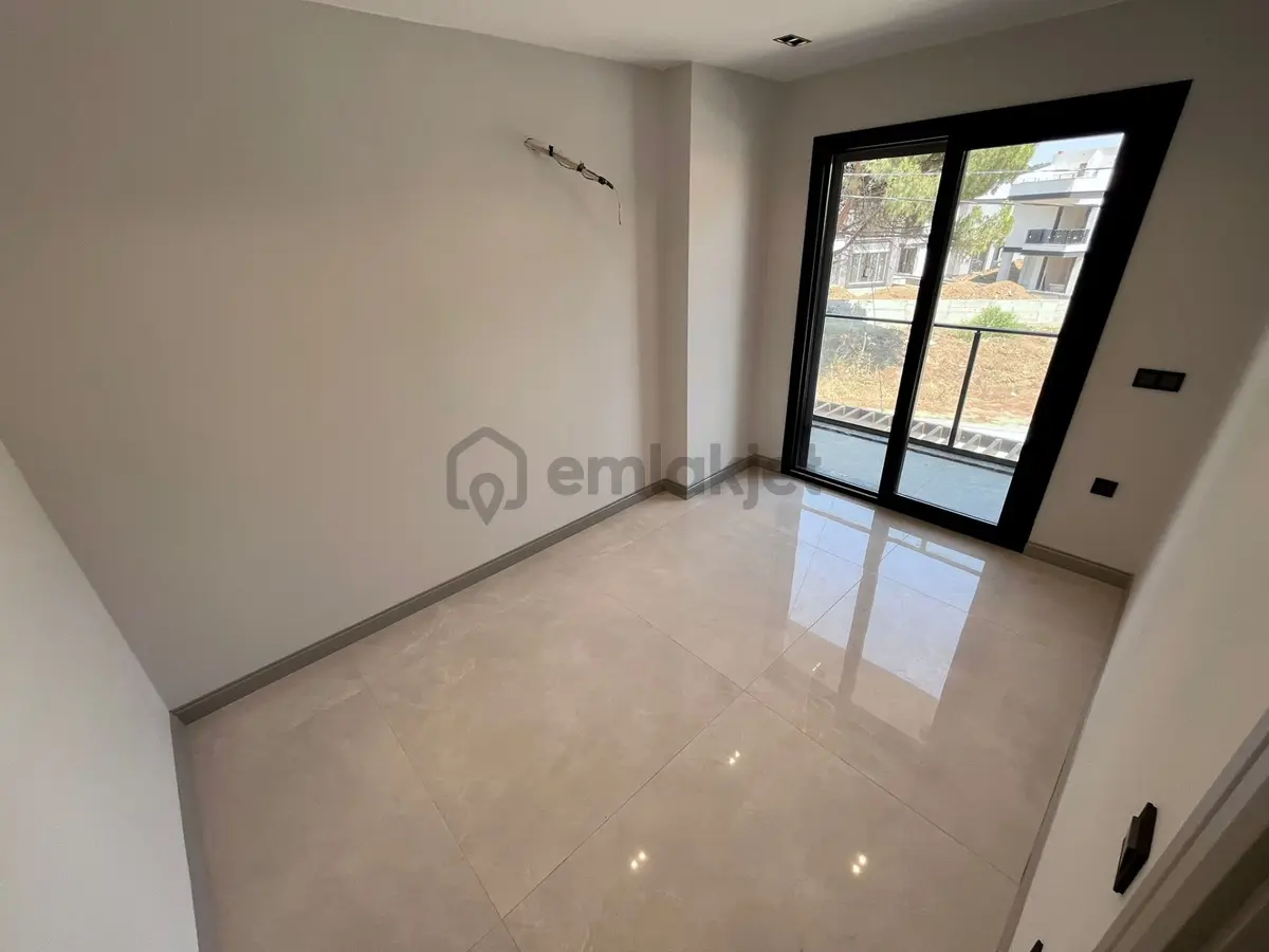 Yükselde Gürede Tam Bağımsız Havuzlu Otoparklı Satılık 3+1 Villa - 18