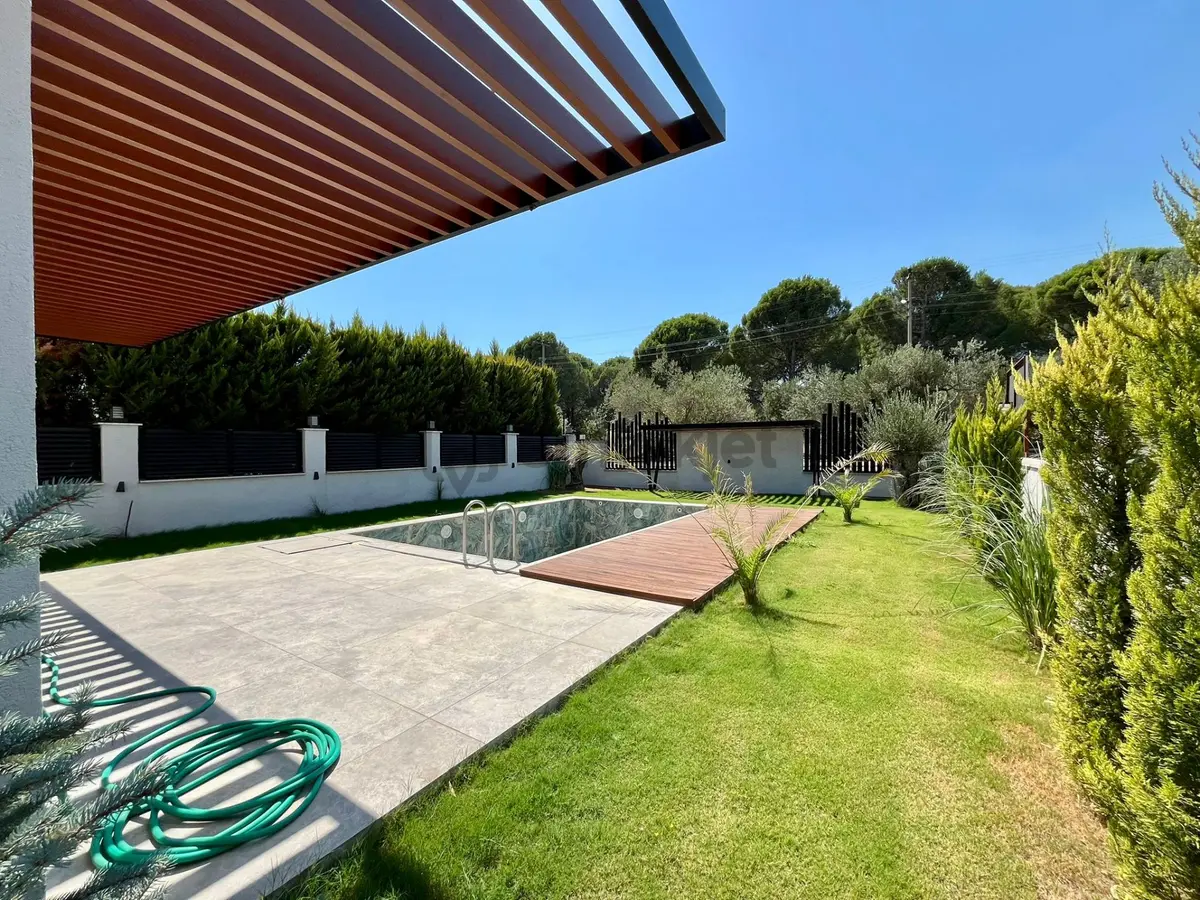 Yükselde Gürede Tam Bağımsız Havuzlu Otoparklı Satılık 3+1 Villa - 30