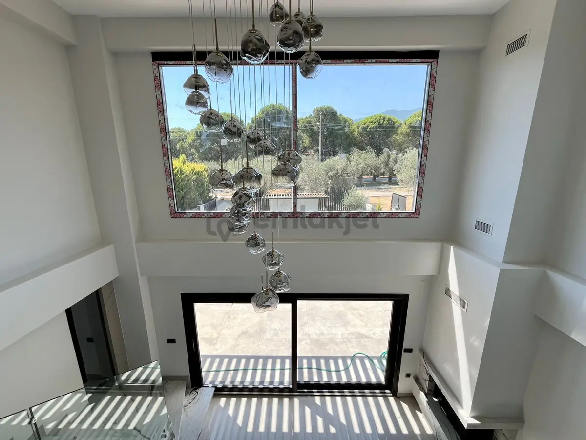 Yükselde Gürede Tam Bağımsız Havuzlu Otoparklı Satılık 3+1 Villa - 27