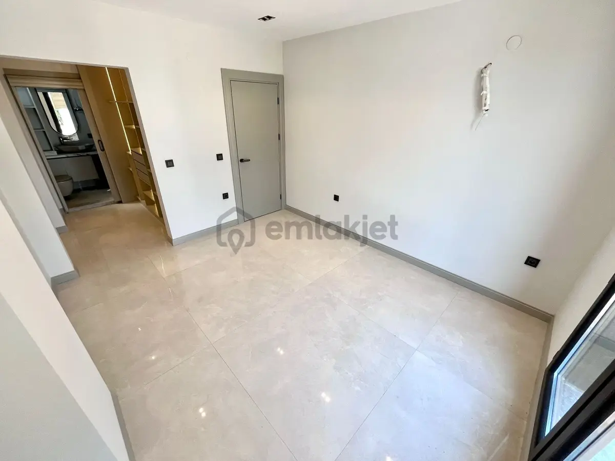 Yükselde Gürede Tam Bağımsız Havuzlu Otoparklı Satılık 3+1 Villa - 17