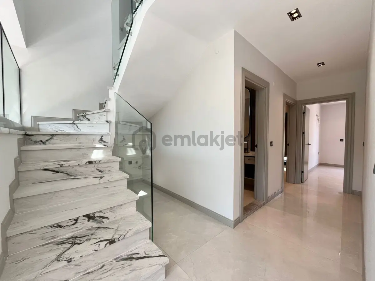 Yükselde Gürede Tam Bağımsız Havuzlu Otoparklı Satılık 3+1 Villa - 21