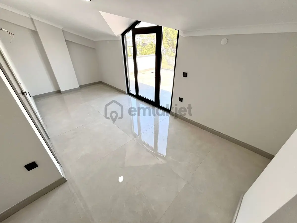 Yükselde Gürede Tam Bağımsız Havuzlu Otoparklı Satılık 3+1 Villa - 12