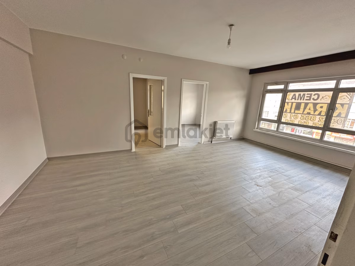 Saimekadın Göbekte Ara Katta Ön Cephede 3+1 Satılık Daire - 4