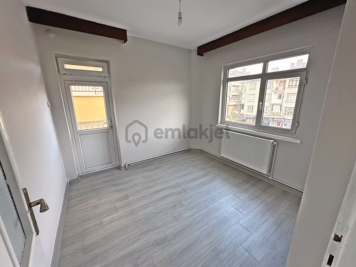 Saimekadın Göbekte Ara Katta Ön Cephede 3+1 Satılık Daire - 6