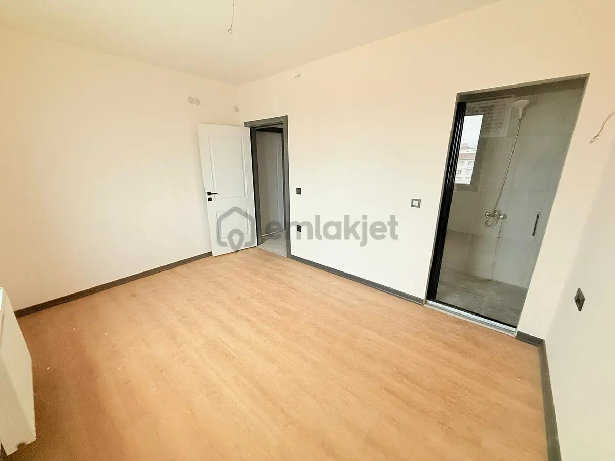 Yıldız'dan Site İçerisinde Ara Kat Şehir Manzaralı 2+1 !! - 29
