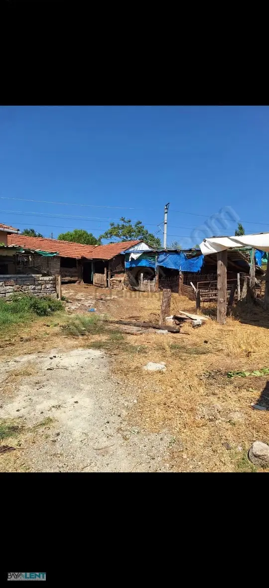 Susurluk Ömerköy De Satılık Arsa Ve İçinde Eşyalı Ev - 7