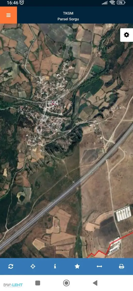 Susurluk Ömerköy De Satılık Arsa Ve İçinde Eşyalı Ev - 12