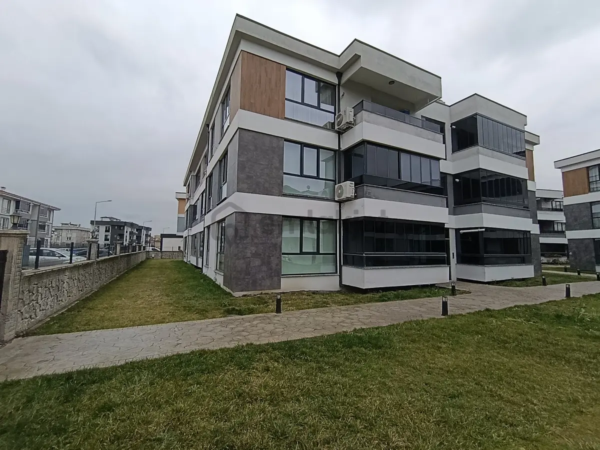 Acil Serdivanda Site İçi Lüks 3+1 Geniş Balkonlu Ebeveyn Banyolu - 2