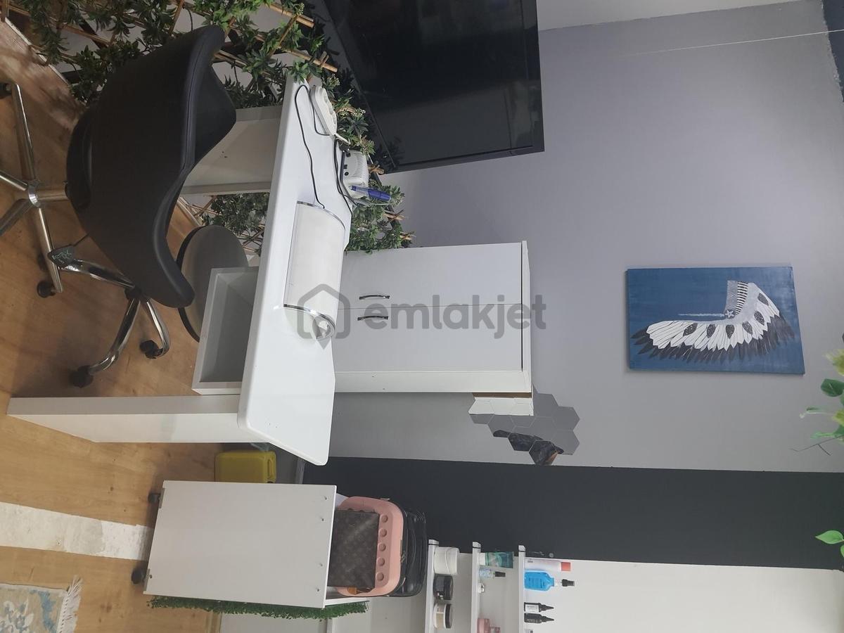 Küçükçekmece/halkalı ; Cadde 24 De Devren Satılık Bayan Kuaförü - 12