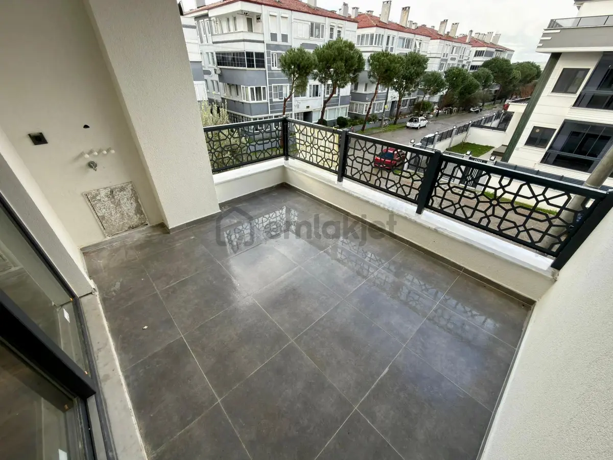 🏡 Referans'tan Doğa Manzaralı Ön Cephe Ara Kat 2+1 Daire - 26
