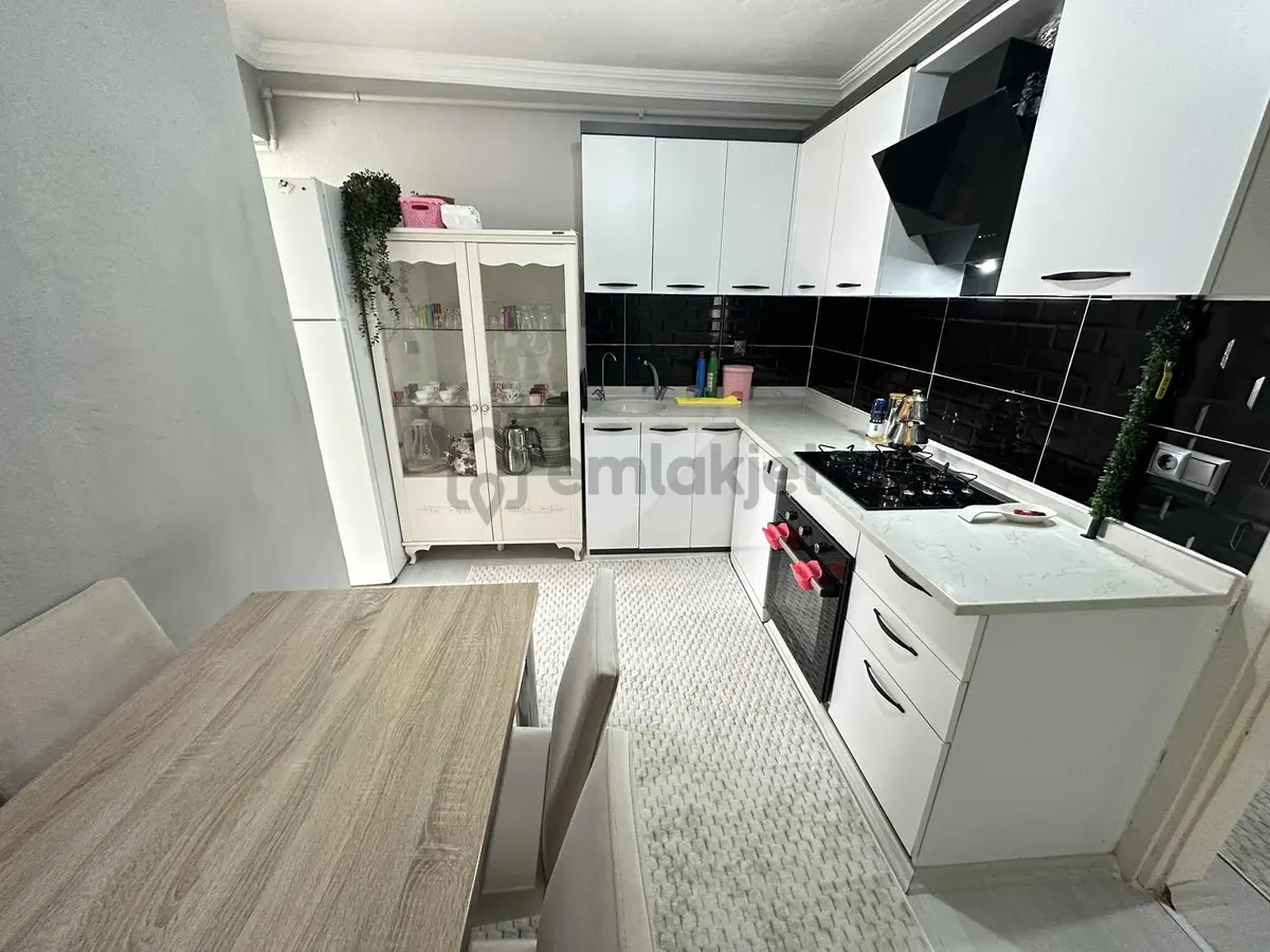 Enes Acur' Dan Fatih Mah.3+1 Full Bakımlı Daire ! - 10