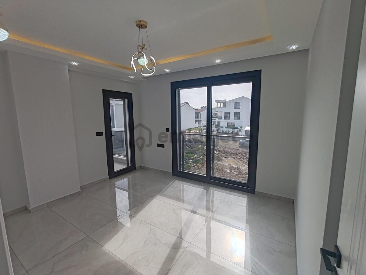 Didim'de 3+1 Villa Havuzlu Merkezi - 17