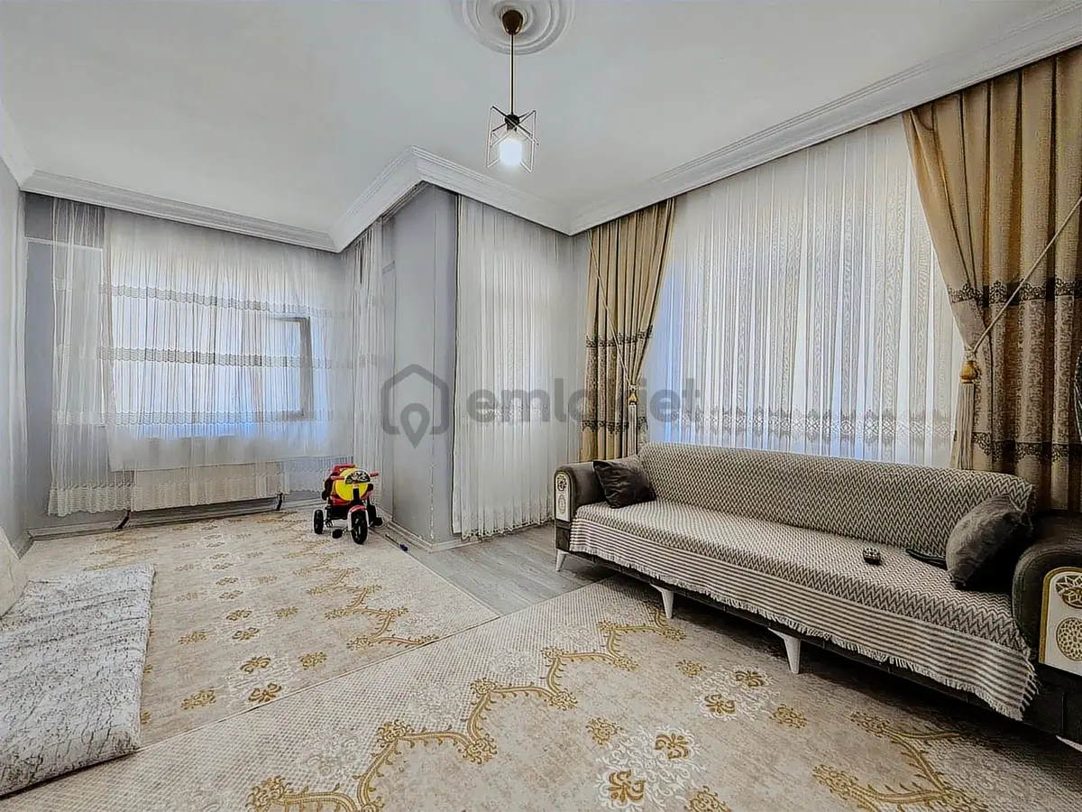 Sakarya Caddesinde Asansörlü Ve Doğalgazlı 3+1 Bakımlı Daire!!! - 5