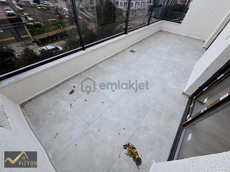 Çift Ğirişli Merkezi Yerde Geniş Ebeveyn Banyolu 4+1 Dubleks - 32