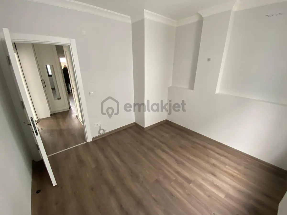 Kaçmaz'dan Ön Cephe Minibüse Yakın Ara Kat Ferah 2+1 Daire - 26