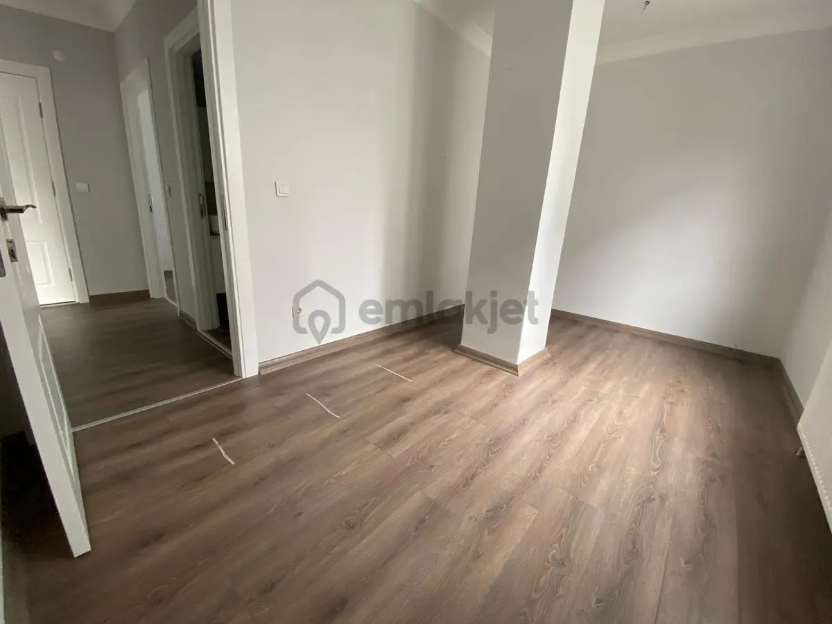 Kaçmaz'dan Ön Cephe Minibüse Yakın Ara Kat Ferah 2+1 Daire - 25