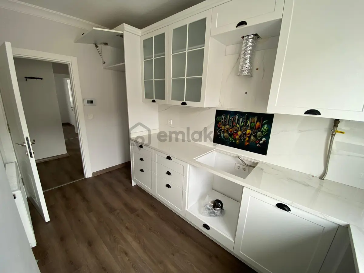 Kaçmaz'dan Ön Cephe Minibüse Yakın Ara Kat Ferah 2+1 Daire - 6