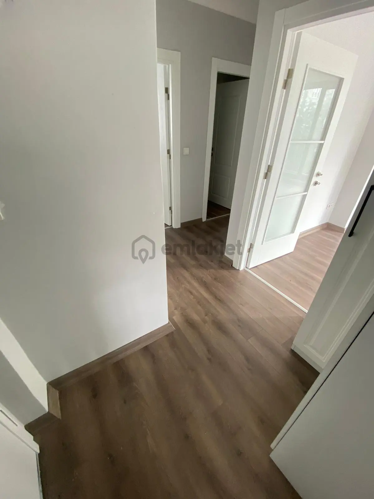 Kaçmaz'dan Ön Cephe Minibüse Yakın Ara Kat Ferah 2+1 Daire - 24