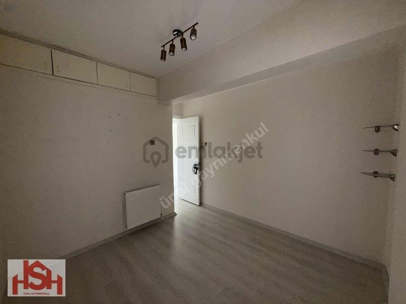 Cadde Üstü,2. Kat,asansörlü,ciddi Tadilatlı,arka Bahçeli Daire. - 23
