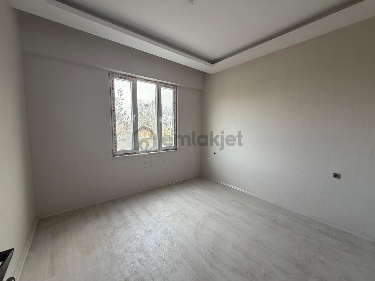 Göktürk Mah 2+1 Yerden Isıtma Giriş Kat Daire - 5