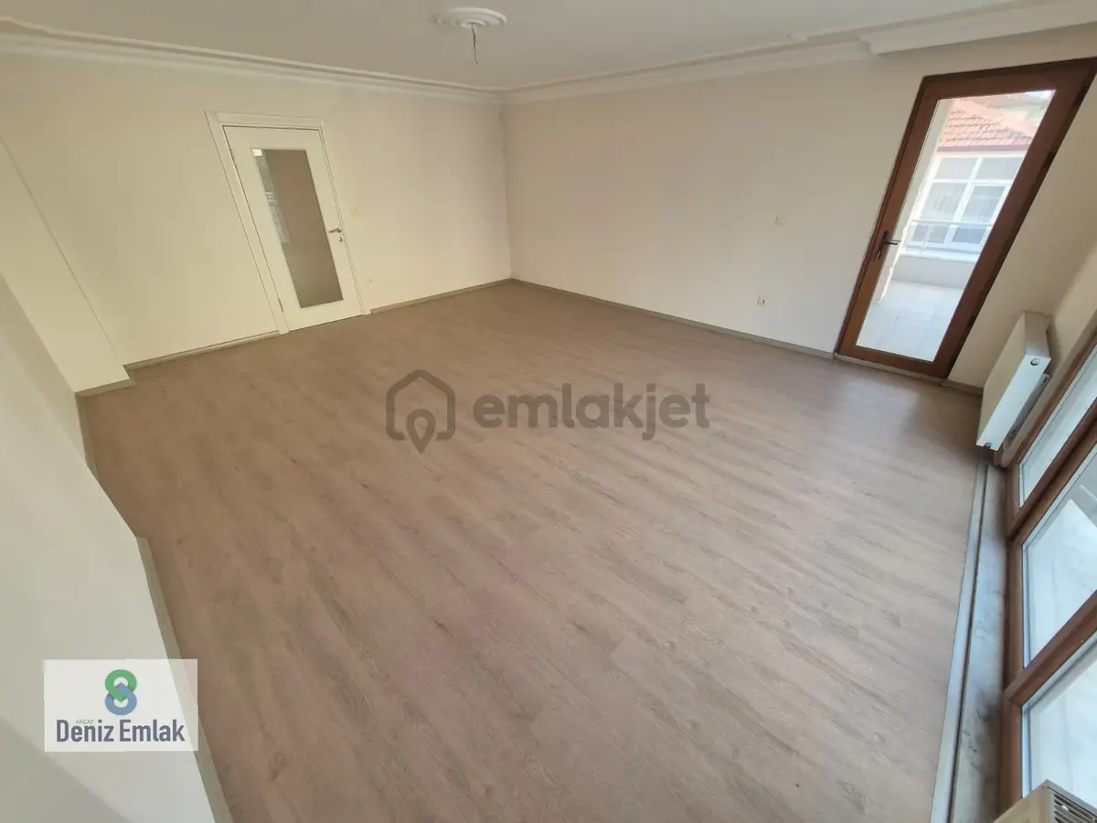 Denizden Akçay Sarıkızda Ön Cephe Ebeveynli Satılık 3+1 Daire. - 9