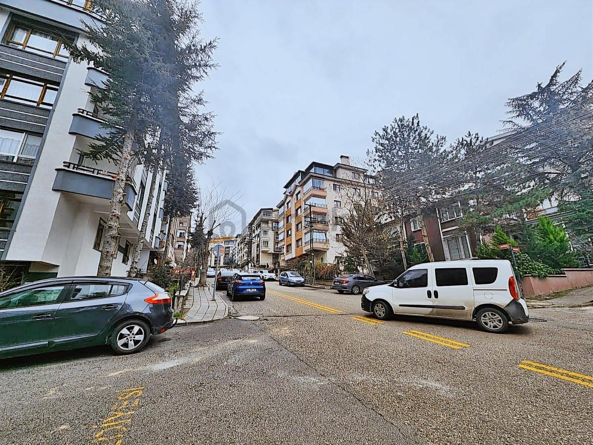 Göktürk Parkı Üstünde Balkonlu Asansörlü 2+1 Daire - 31