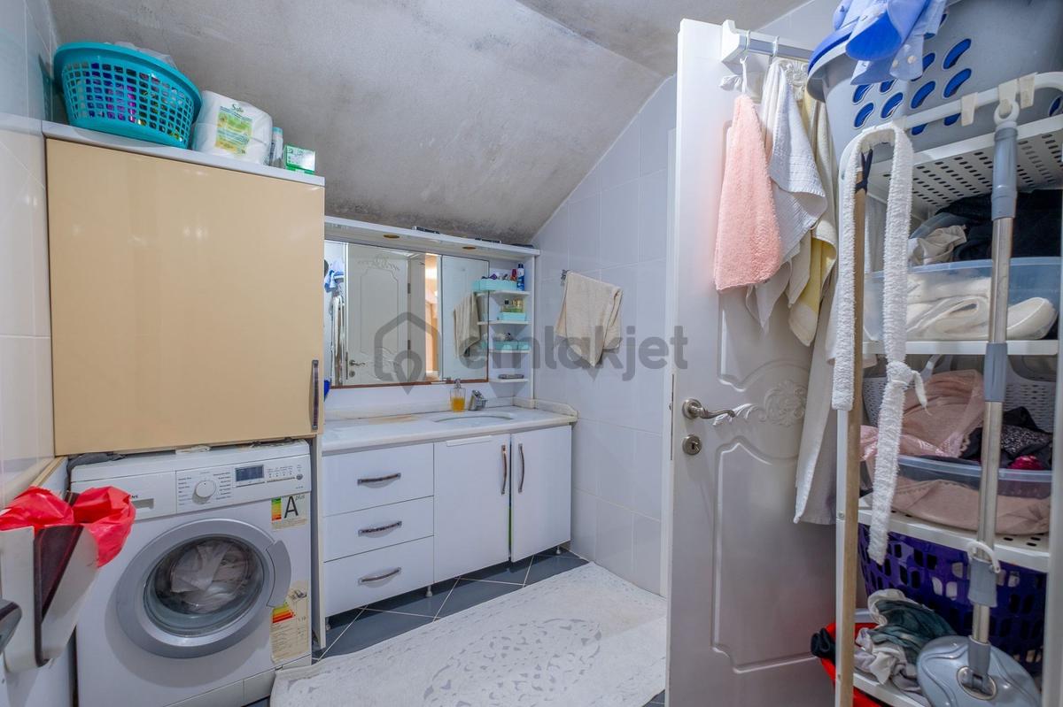 Bakırköy Şenlikköy'de Satılık Geniş 4+2 Dubleks Daire - 24