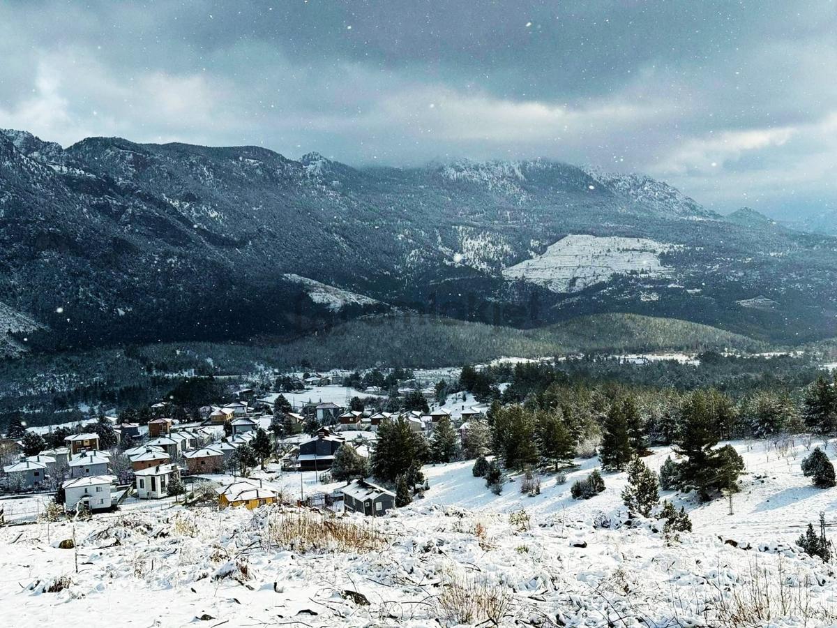 Kar Emlaktan Alpu Yaylasında 400 M2 Satılık Arsa - 10