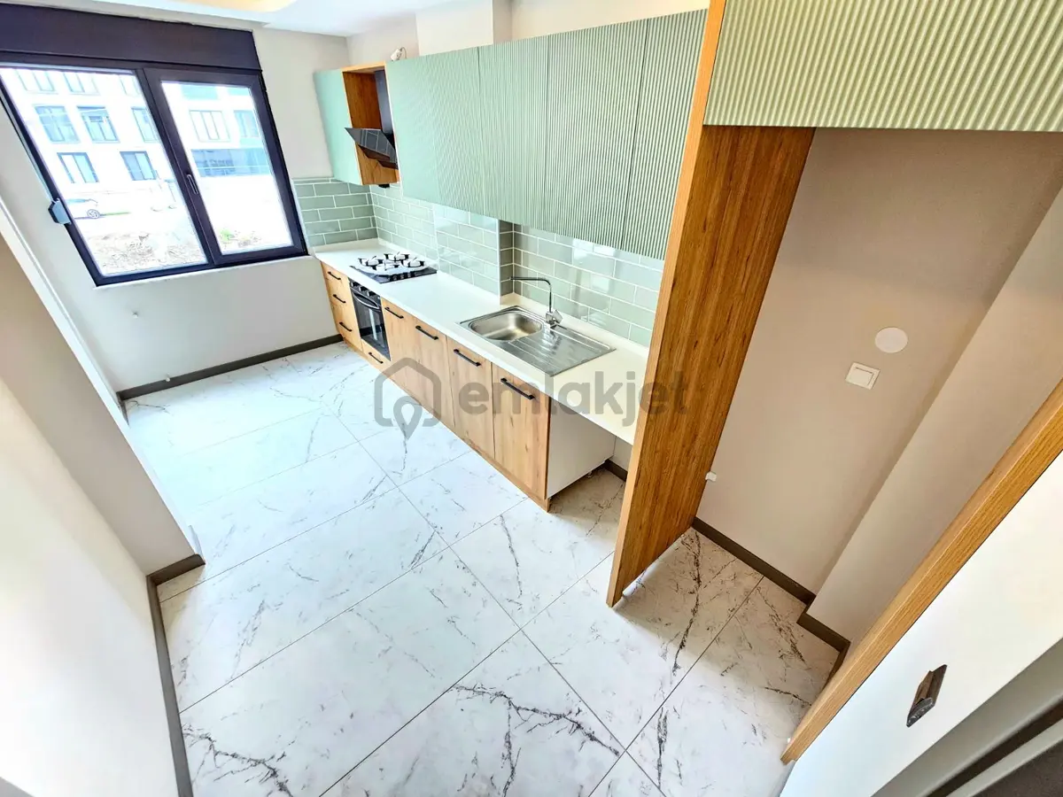 Gürsoy'dan Denize 300m Ebeveyn Banyolu 2+1 Sıfır Daire - 16