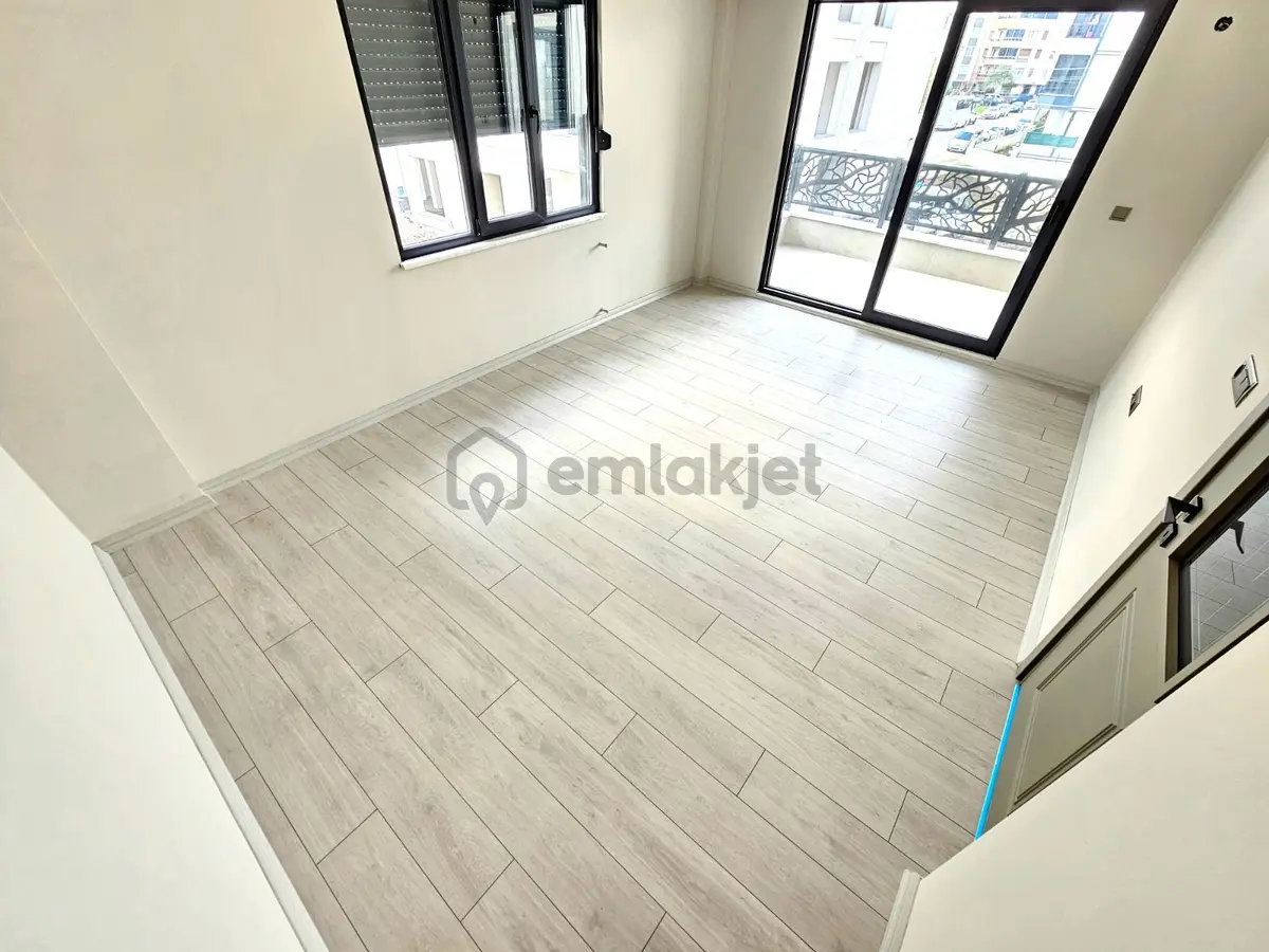 Gürsoy'dan Denize 300m Ebeveyn Banyolu 2+1 Sıfır Daire - 9