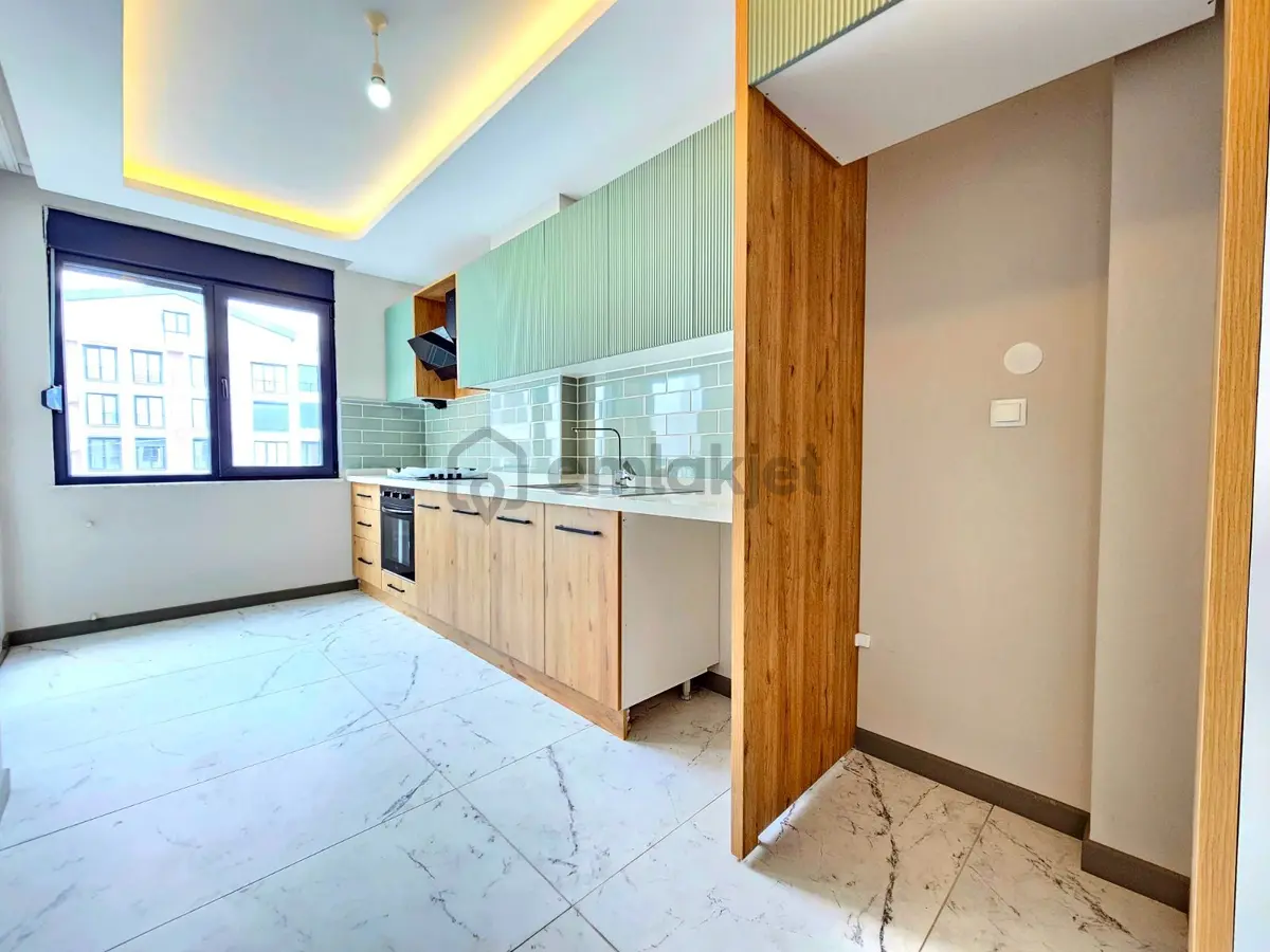 Gürsoy'dan Denize 300m Ebeveyn Banyolu 2+1 Sıfır Daire - 4