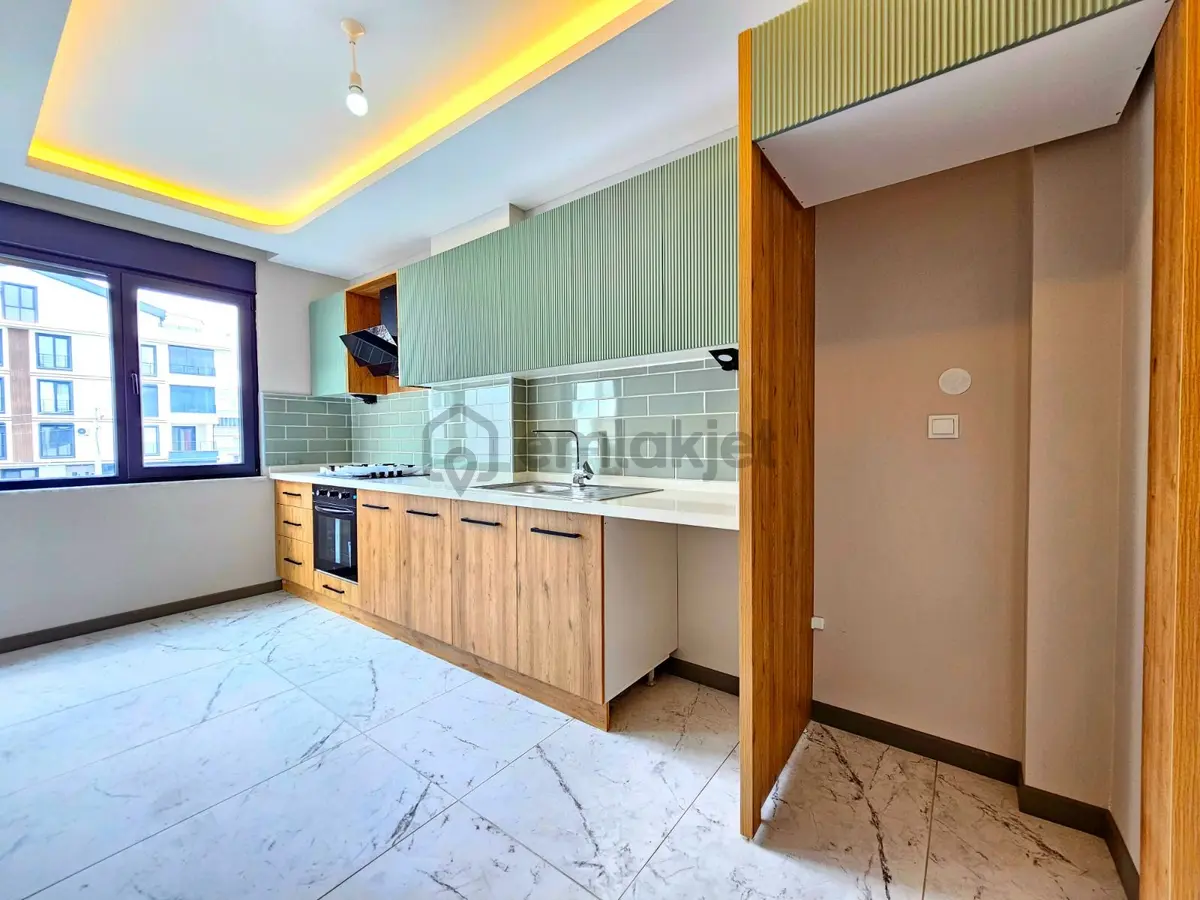 Gürsoy'dan Denize 300m Ebeveyn Banyolu 2+1 Sıfır Daire - 7