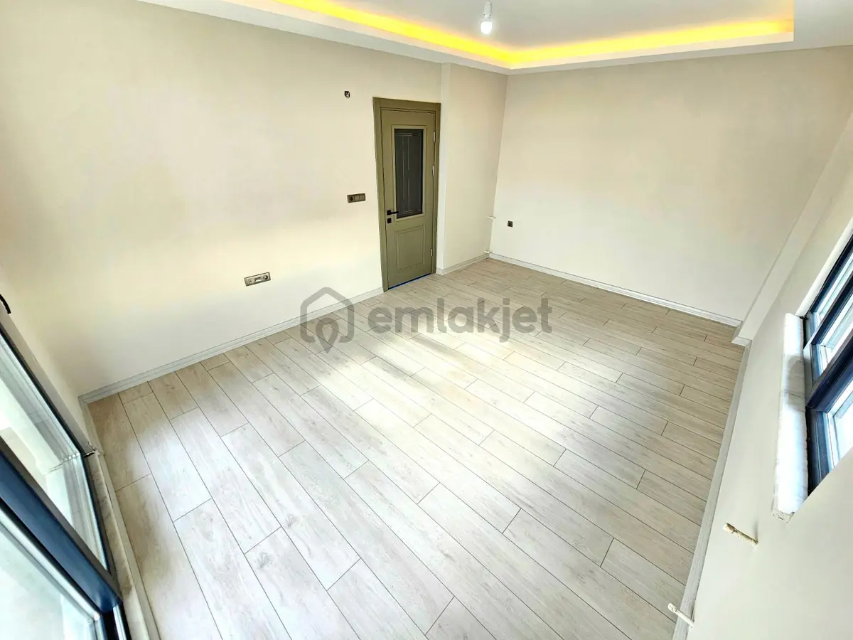 Gürsoy'dan Denize 300m Ebeveyn Banyolu 2+1 Sıfır Daire - 12
