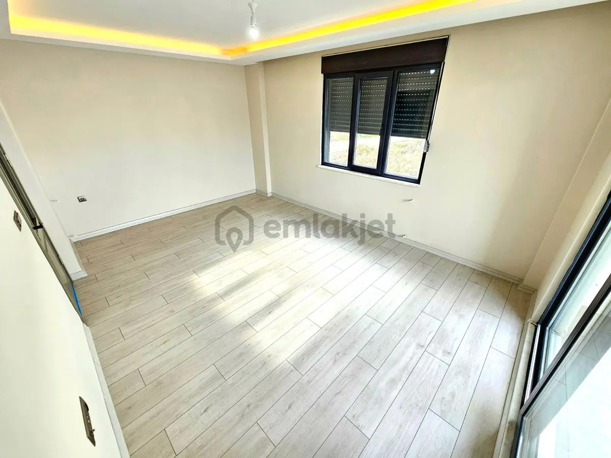 Gürsoy'dan Denize 300m Ebeveyn Banyolu 2+1 Sıfır Daire - 13