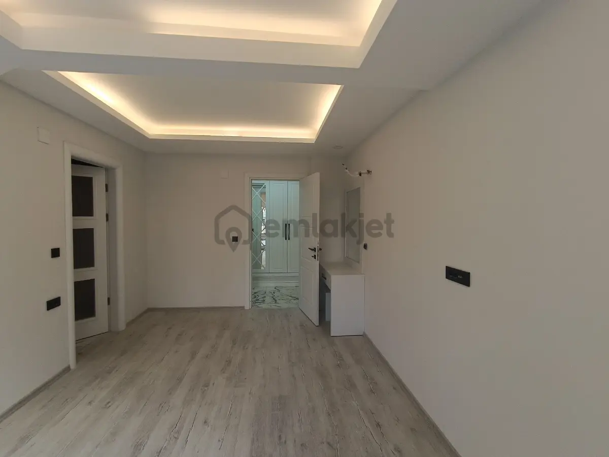 Kuşadası Merkezde Satılık 3+1 Sıfır Daire - 30