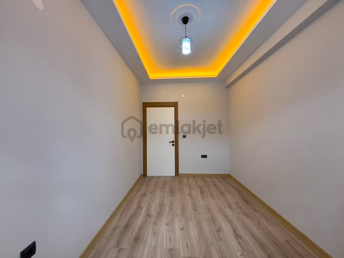 🏡 Referans'tan Şık Tasarımlı Giriş Kat Cam Balkonlu 2+1 Daire - 12