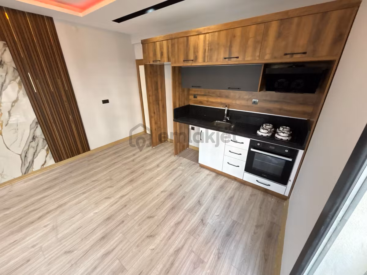 🏡 Referans'tan Şık Tasarımlı Giriş Kat Cam Balkonlu 2+1 Daire - 6
