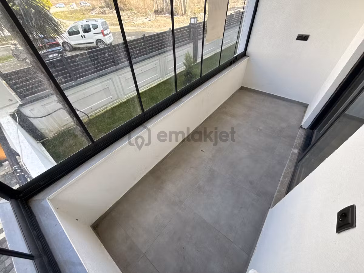🏡 Referans'tan Şık Tasarımlı Giriş Kat Cam Balkonlu 2+1 Daire - 23