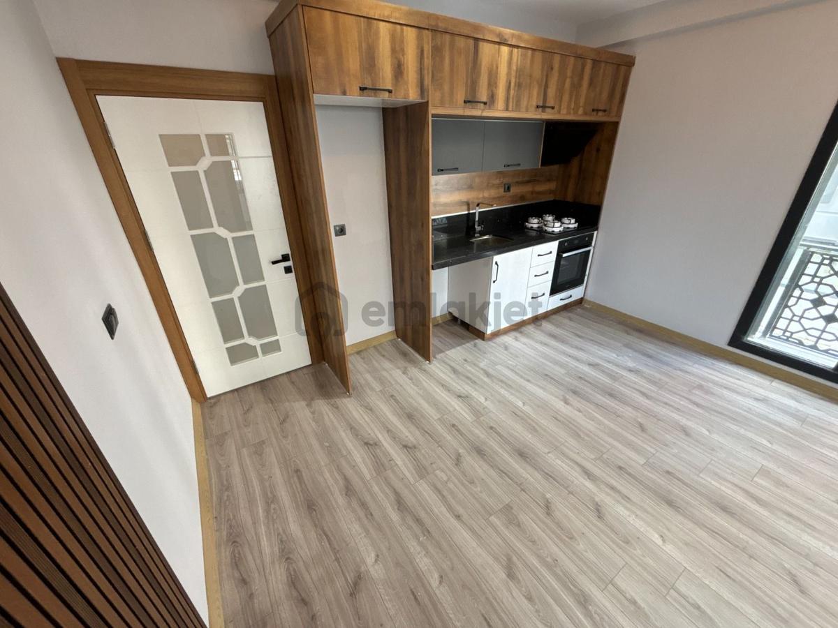 🏡 Referans'tan Şık Tasarımlı Giriş Kat Cam Balkonlu 2+1 Daire - 3