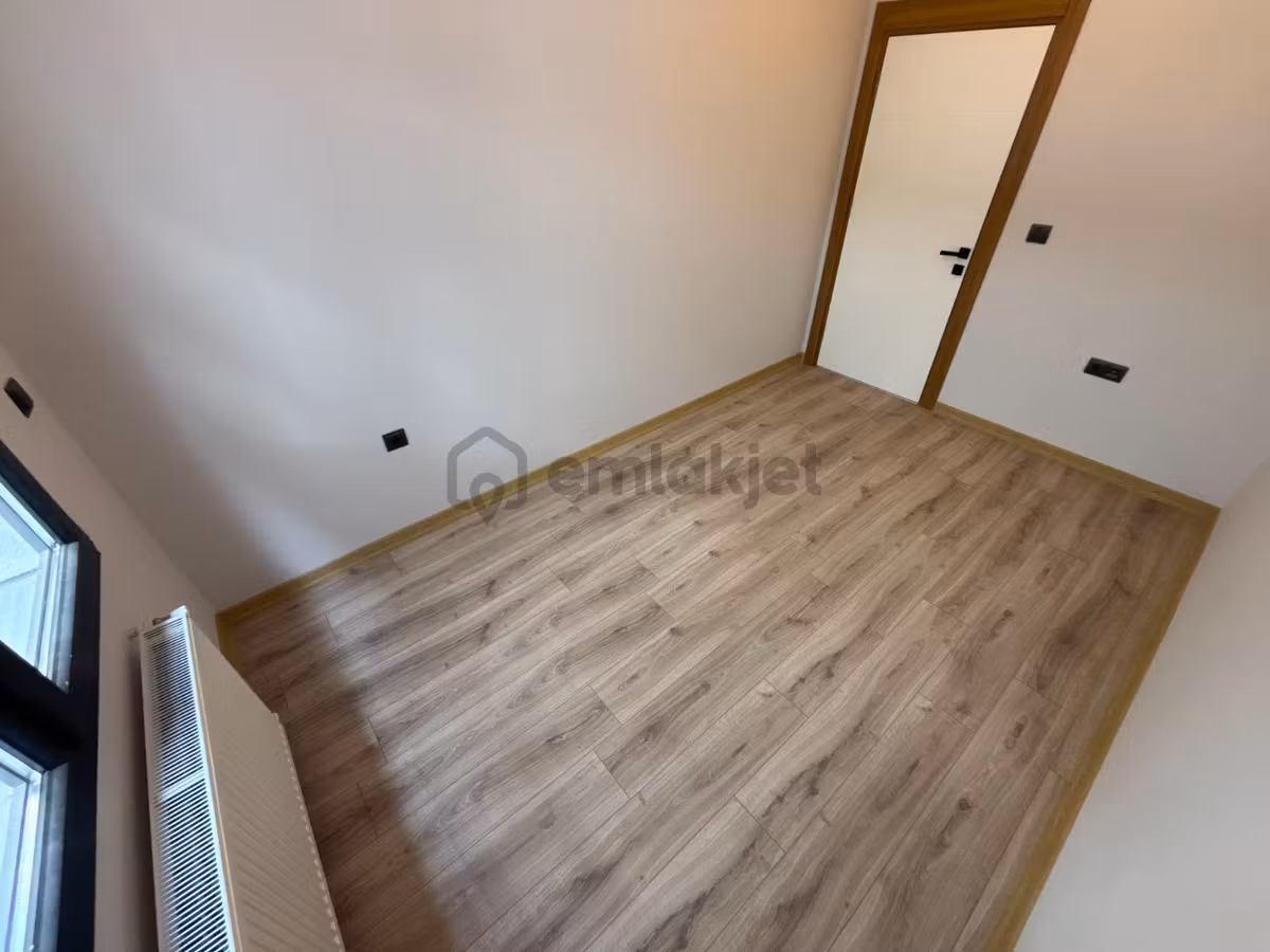 🏡 Referans'tan Şık Tasarımlı Giriş Kat Cam Balkonlu 2+1 Daire - 14
