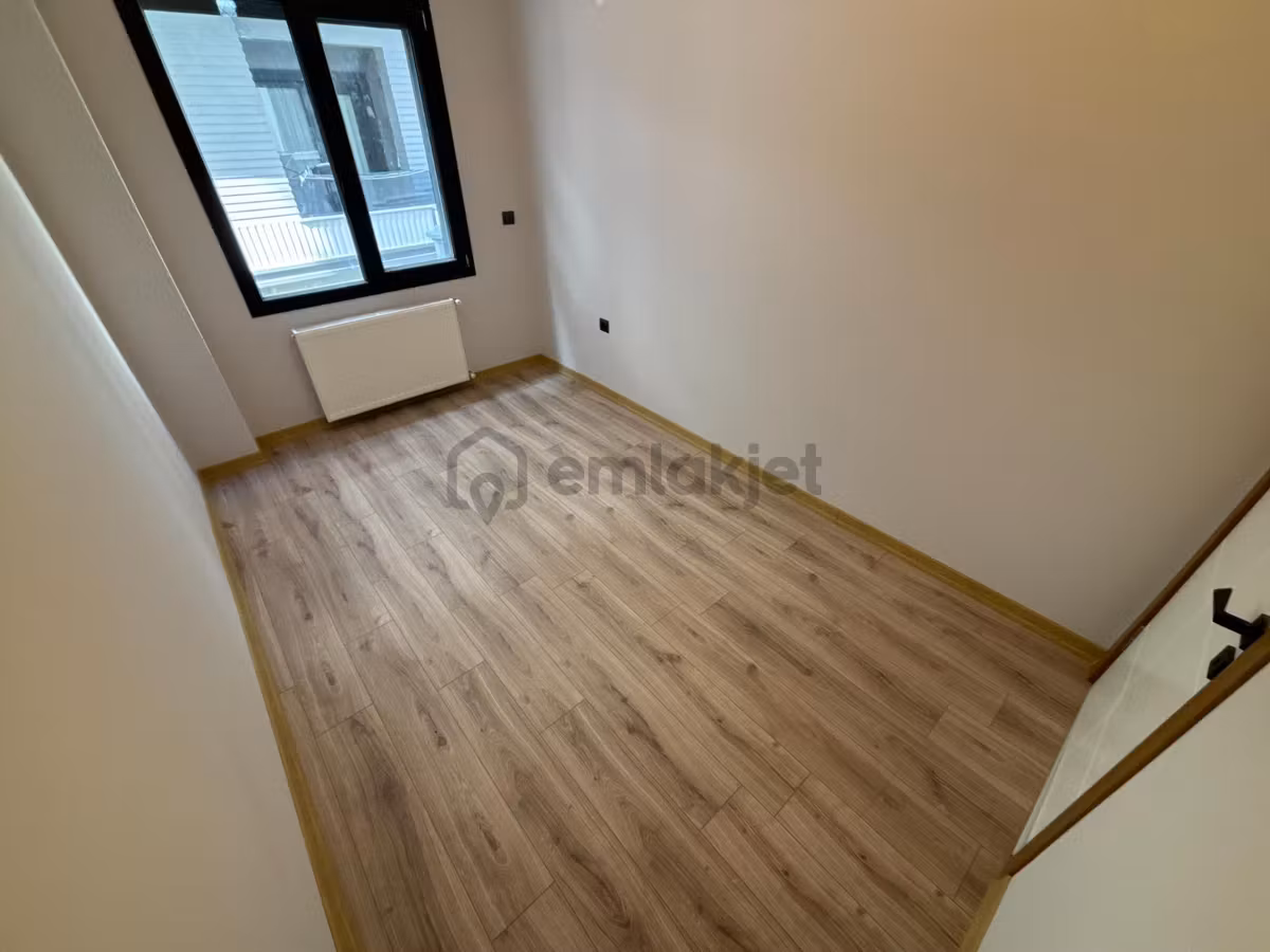 🏡 Referans'tan Şık Tasarımlı Giriş Kat Cam Balkonlu 2+1 Daire - 13