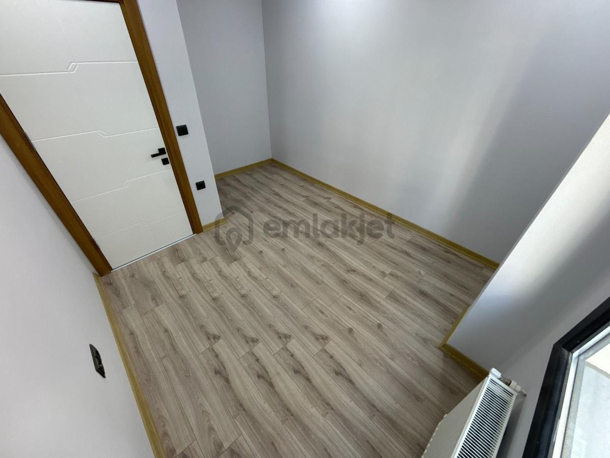 🏡 Referans'tan Şık Tasarımlı Giriş Kat Cam Balkonlu 2+1 Daire - 4