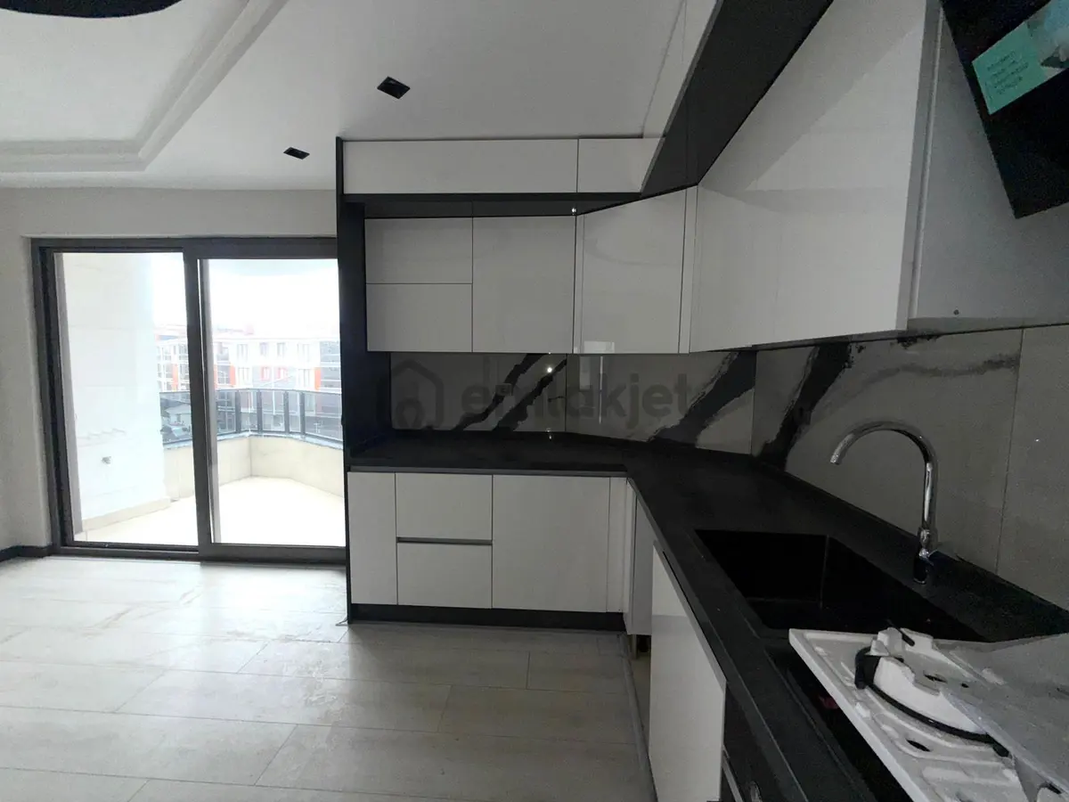 🏡 Referans'tan İkizçay'da Ön Cephe Ara Kat 1+1 Daire - 4