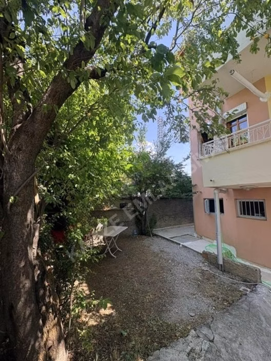 Kabze Emlaktan Karşıyakada 2 Katlı Satılık Villa - 13
