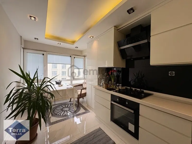 Boş Daire... İhlas Yuva Sitesinde Cadde Cepheli 3+1 130m2 - 17